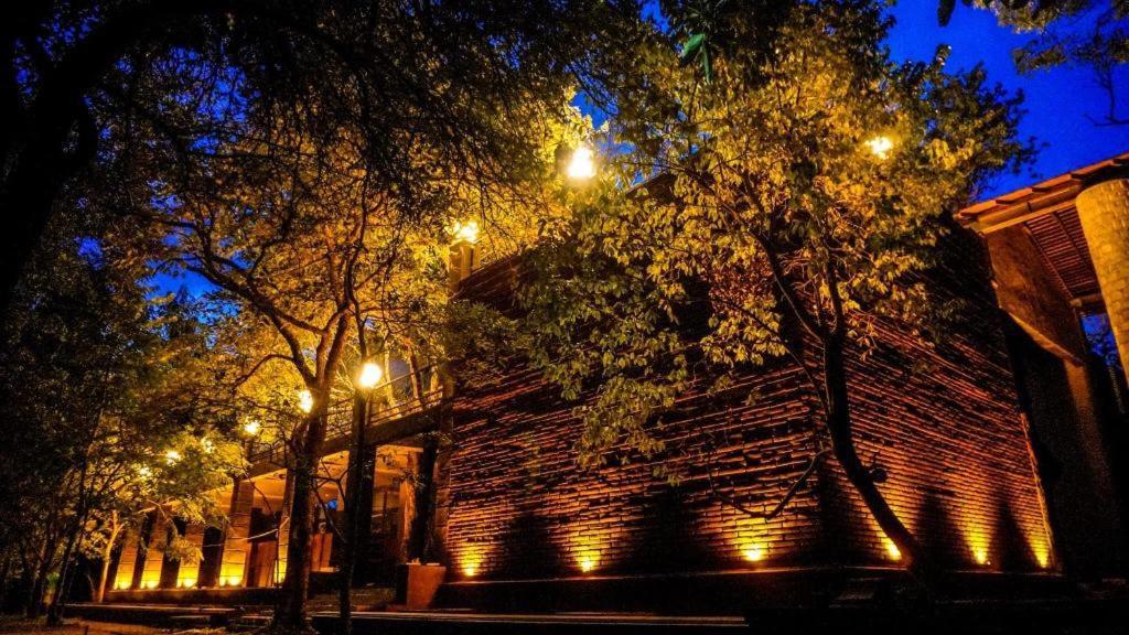 Aswadduma Hotel Дамбулла Экстерьер фото
